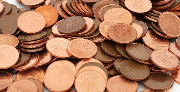 A bunch of pennies on a table